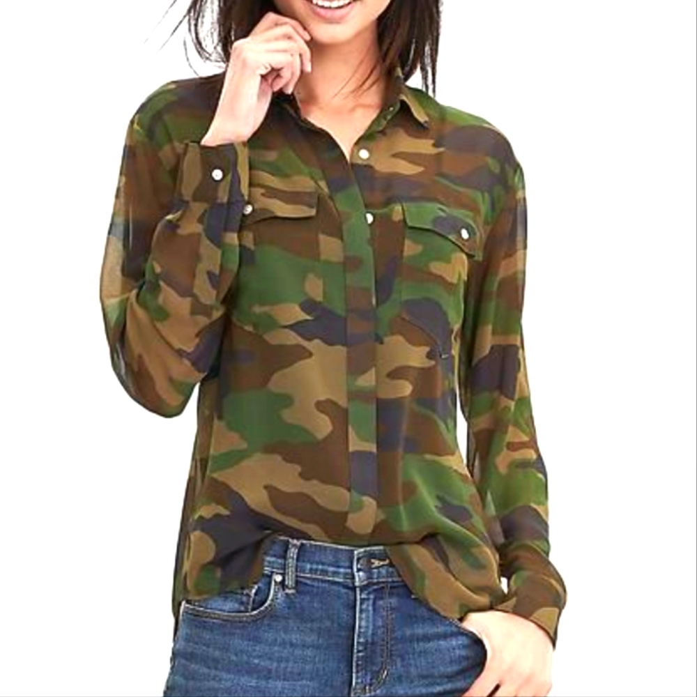 BANANA REPUBLIC camo print button down shirt
